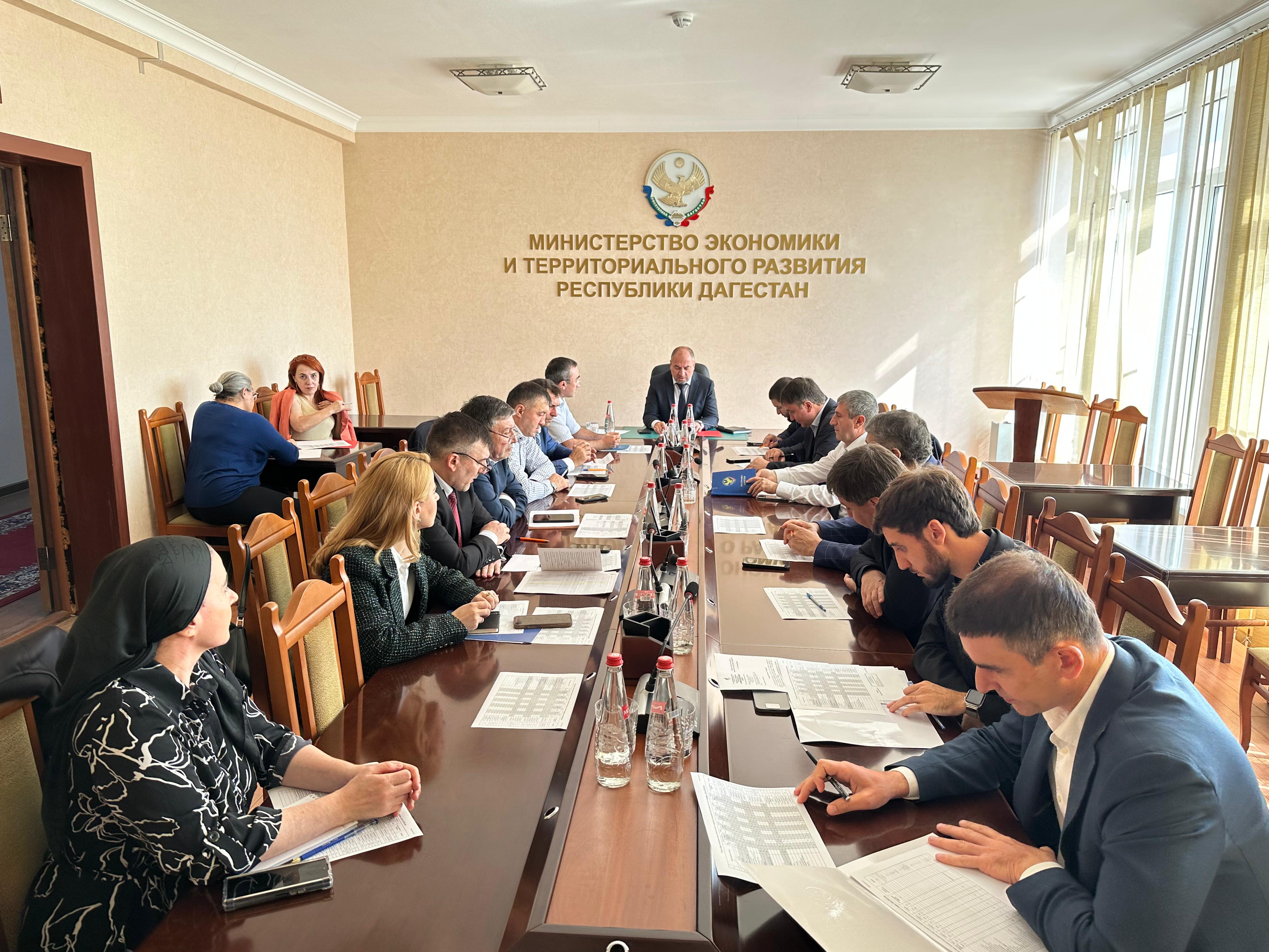 В Минэкономразвития РД обсудили корректировку плановых показателей по созданию рабочих мест